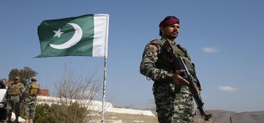 Pakistan'da 34 militan �ld�r�ld�