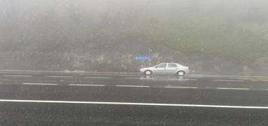 Sis ve sa�anak etkili: D-100 kara yolunda g�z g�z� g�rm�yor