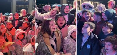 Bakan G�kta� �ocuklarla ilahi s�yledi