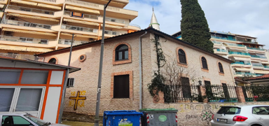 H�rriyet Camisi'ne ha� �izdiler! Skandala k�nama