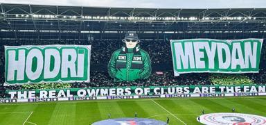 Kocaelispor taraftarlar�ndan Be�ikta� ma��na �zel koreografi