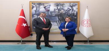 Star Gazetesi'ne konu�an Bakan Tekin'den Ramazan �zerinden iftiraya kalk��an �zg�r �zel'e �a�r�: Milletten �z�r dile