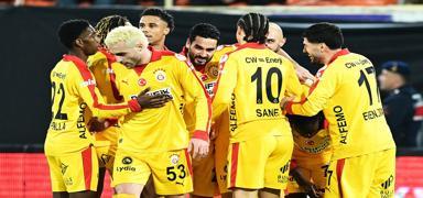 Galatasaray kupada turlad�