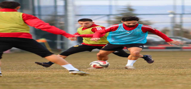 Eski�ehirspor, Bornova 1877 mesaisine ba�lad�