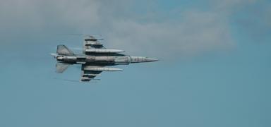 Sava� jetleri pe� pe�e havaland�