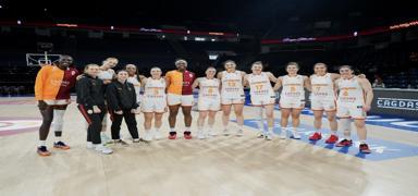 Galatasaray evinde Nesibe Ayd�n'� yendi