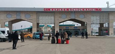 T�rkiye'deki �ranl�lar �lkelerine d�n�yor! 'Vatan�m�za destek i�in gidiyoruz'