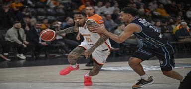 T�rk Telekom deplasmanda Galatasaray'� yendi