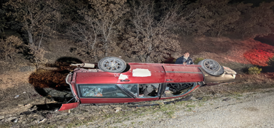 U�ak'ta iki otomobilin �arp��t��� kazada 5 ki�i yaraland�