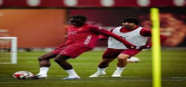 Galatasaray rakibi Ba�ak�ehir'e haz�rlan�yor