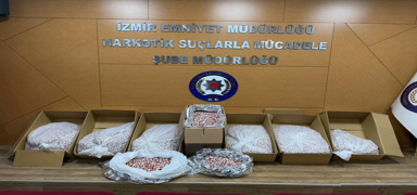 Zehir tacirlerine darbe! 356 bin uyu�turucu hap yakaland�