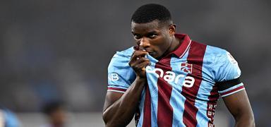 Onuachu sahneye ��kt�!