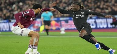 Manchester City, West Ham deplasman�nda tak�ld�