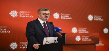 �Sava� �nce zihinlerde ba�l�yor, sonra sahaya ta��n�yor�... �leti�im Ba�kan� Duran'dan medya vurgusu