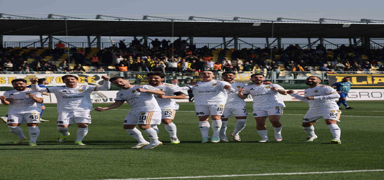 Puan fark�n� 5'e indirdi! Alia�a FK ad�m ad�m zirveye