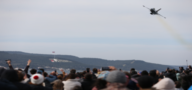 Co�kuyla izlendi: SOLOT�RK �anakkale'de nefes kesti