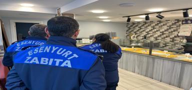 Sa�l�ks�z �retim yapan i�letmeye bask�n: M�hr� k�r�p sat��a devam ettiler