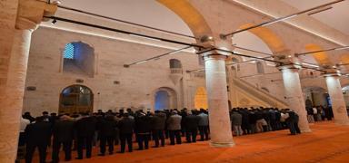 Depremde hasar g�rm��t�: Selahaddin Eyyubi Camii restore edildi