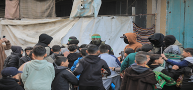 Kassam Tugaylar� �ocuklarla bulu�tu: Gazze'de sava��n g�lgesinde bayram sevinci