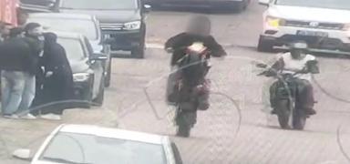 'Tek teker' �ovunun bedeli a��r oldu: Polis ceza yazarken ac�mad�