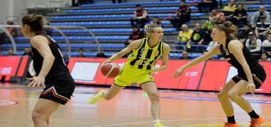 Fenerbah�e Opet seriye galibiyetle ba�lad�