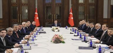 Cumhurba�kan� Yard�mc�s� Y�lmaz ba�kanl���nda EKK topland�