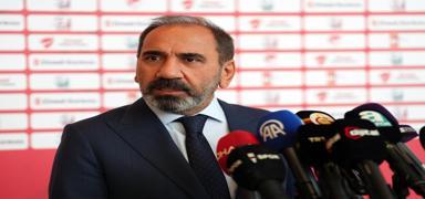 Mecnun Otyakmaz'dan Be�ikta� a��klamas�: Bir ��z�m bulaca��z