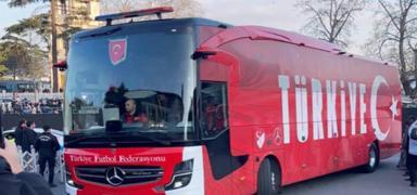 A Milli Futbol Tak�m�m�z, Be�ikta� Park'a ula�t�