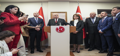 Bah�eli'den 'rejim de�i�ikli�i' ��k���: �srail'in karanl�k emelleri son bulmal�