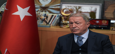 Hulusi Akar'dan Rum kesimine net uyar�: Risk al�yorlar!