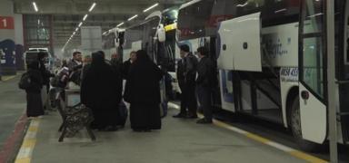 Umre ma�durlar� T�rkiye'ye d�nmeye ba�lad�