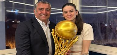 Fenerbah�e Opet, �ampiyonluk yeme�inde bir araya geldi