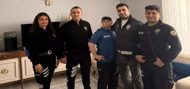 O�lunun en b�y�k iste�ini C�MER'e yazd�: Down sendromlu Melik'e s�rpriz do�um g�n� kutlamas�