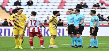 Umut Bozok: T�rk futbolunda bir �eyler oluyor