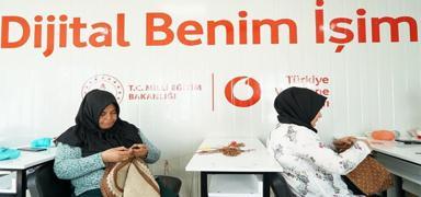 Binlerce kad�n ekonomiye kat�ld�: �Dijital Benim ��im� projesi b�y�yor