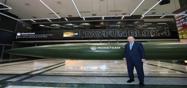 Cumhurba�kan� Erdo�an, Tayfun Blok-4 f�zesinin �zerine imzas�n� att�