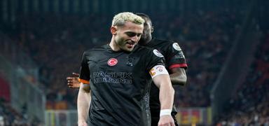 Bar�� Alper santrforda parl�yor!