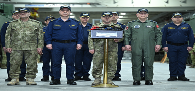 Bayraktaro�lu: TSK her zaman bir numarad�r