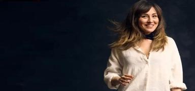 Kanuni'ye dil uzatan Tuba Ulu g�zalt�na al�nd�