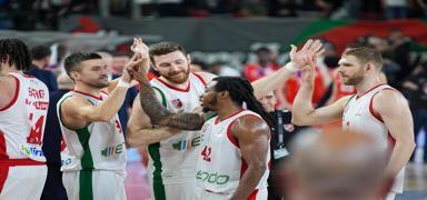 Kar��yaka'dan kritik galibiyet