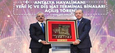 Bakan Uralo�lu duyurdu: Antalya Havaliman� kapasitesini ikiye katlad�