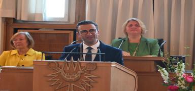 Bir ilke imza att�! Almanya'n�n Kiel kentine T�rk belediye ba�kan�