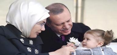 Emine Erdo�an'dan 23 Nisan mesaj�: Siz hayal kurduk�a Cumhuriyet ilelebet payidar kalacakt�r