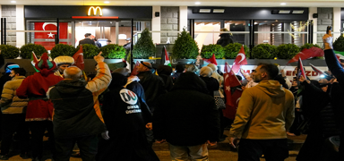 �sk�dar'da McDonald's protestosu 200'�nc� g�n�ne ula�t�