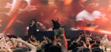 Sava��n g�lgesinde bir konser; bar�� zemini olarak T�rkiye