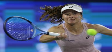 Zeynep S�nmez, Eastbourne A��k'a �eyrek finalde veda etti