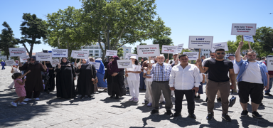 LGBT temal� kruvaziyere Beyaz�t'ta tepki
