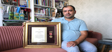 15 Temmuz'da tanklara meydan okudu! O geceyi unutam�yor