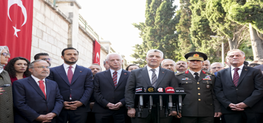 Bakan Bolat'tan 15 Temmuz mesaj�: Kahraman milletimizin yazd��� h�rriyet destan�
