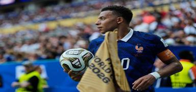 Messi'yi geride b�rakt�! Kylian Mbappe'den tarihi ba�ar�